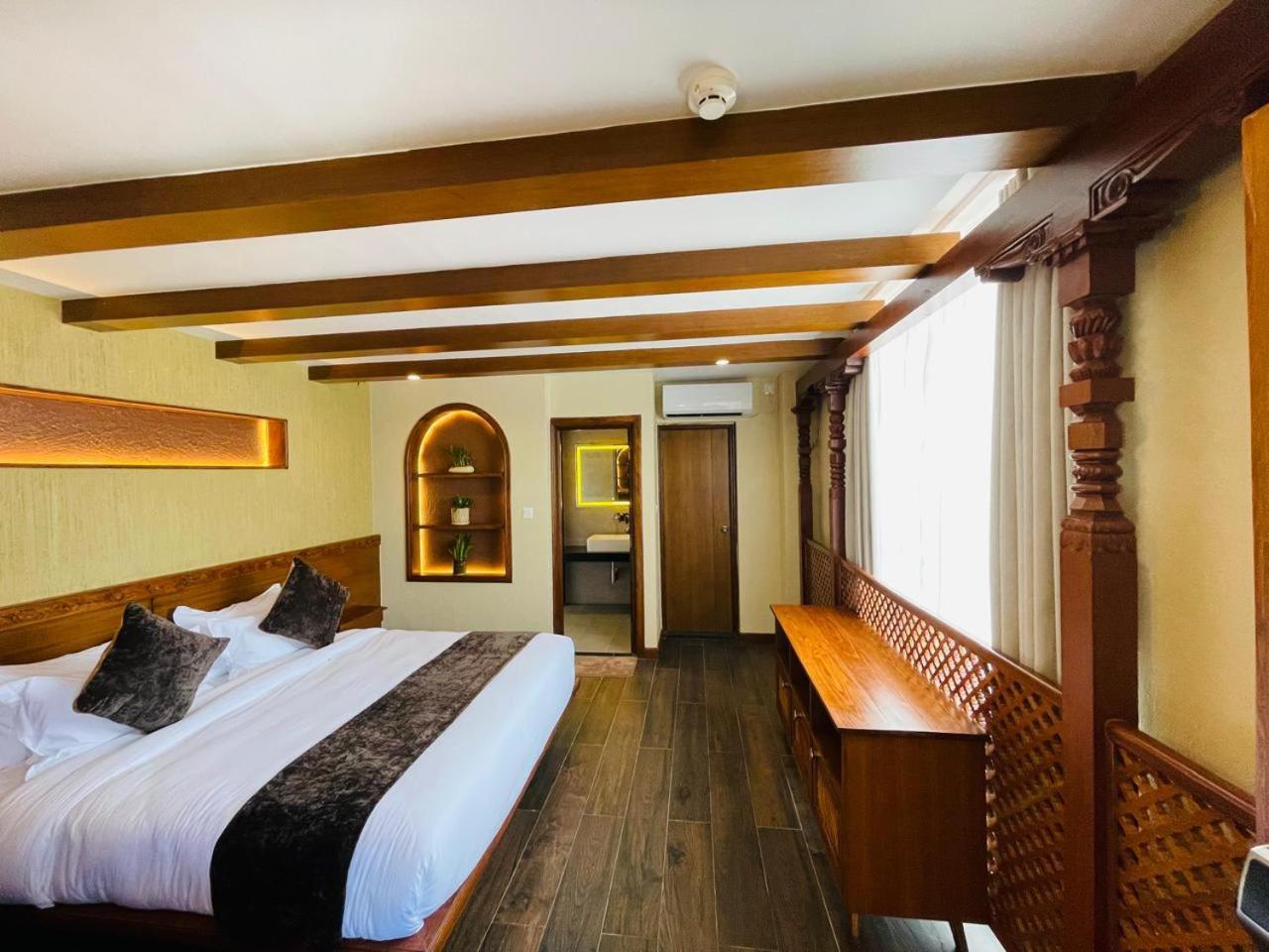Timber House By Tara Group Hotel Katmandu Eksteriør billede